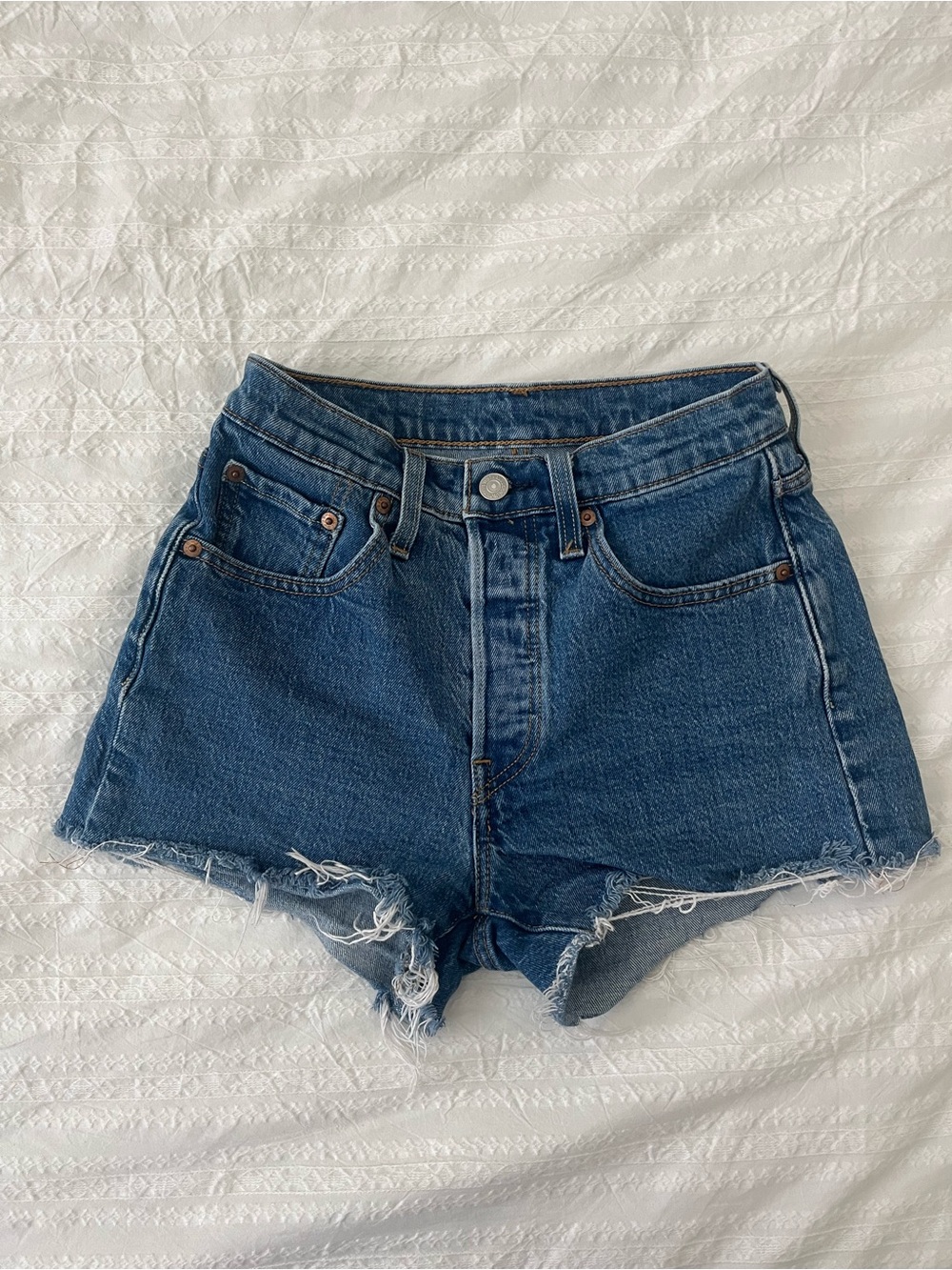 levi 501 dark wash shorts